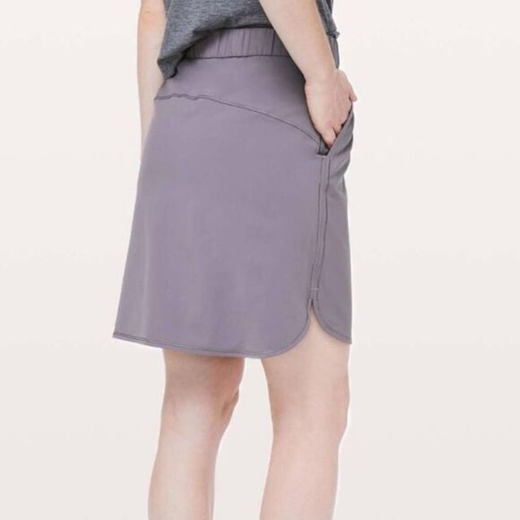 Lululemon On The Fly Skirt size 4 magnum mini - Picture 2 of 5